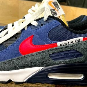 Nike Air Max 90 shoes